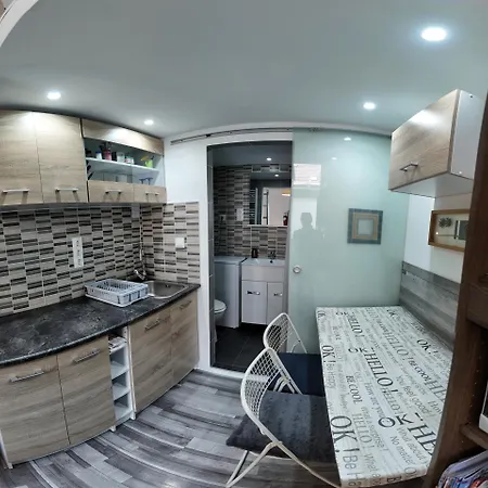Cosmopolis Rákóczi Nr 2 *