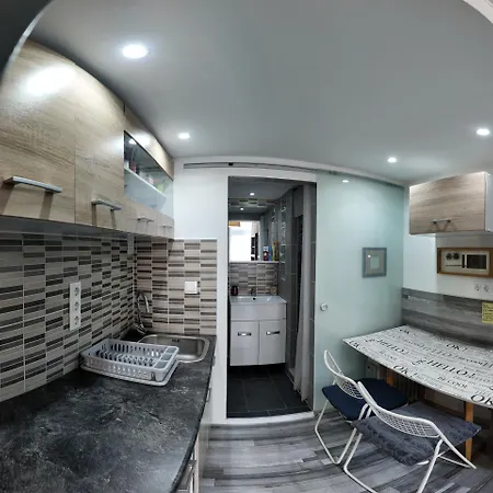 Cosmopolis Rakoczi Nr 2 *